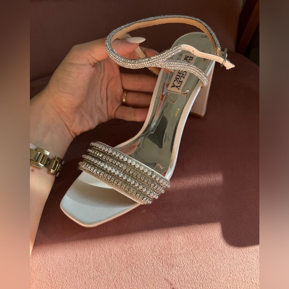 Badgley Mischka Kari Heels size 8 white - Picture 3 of 4